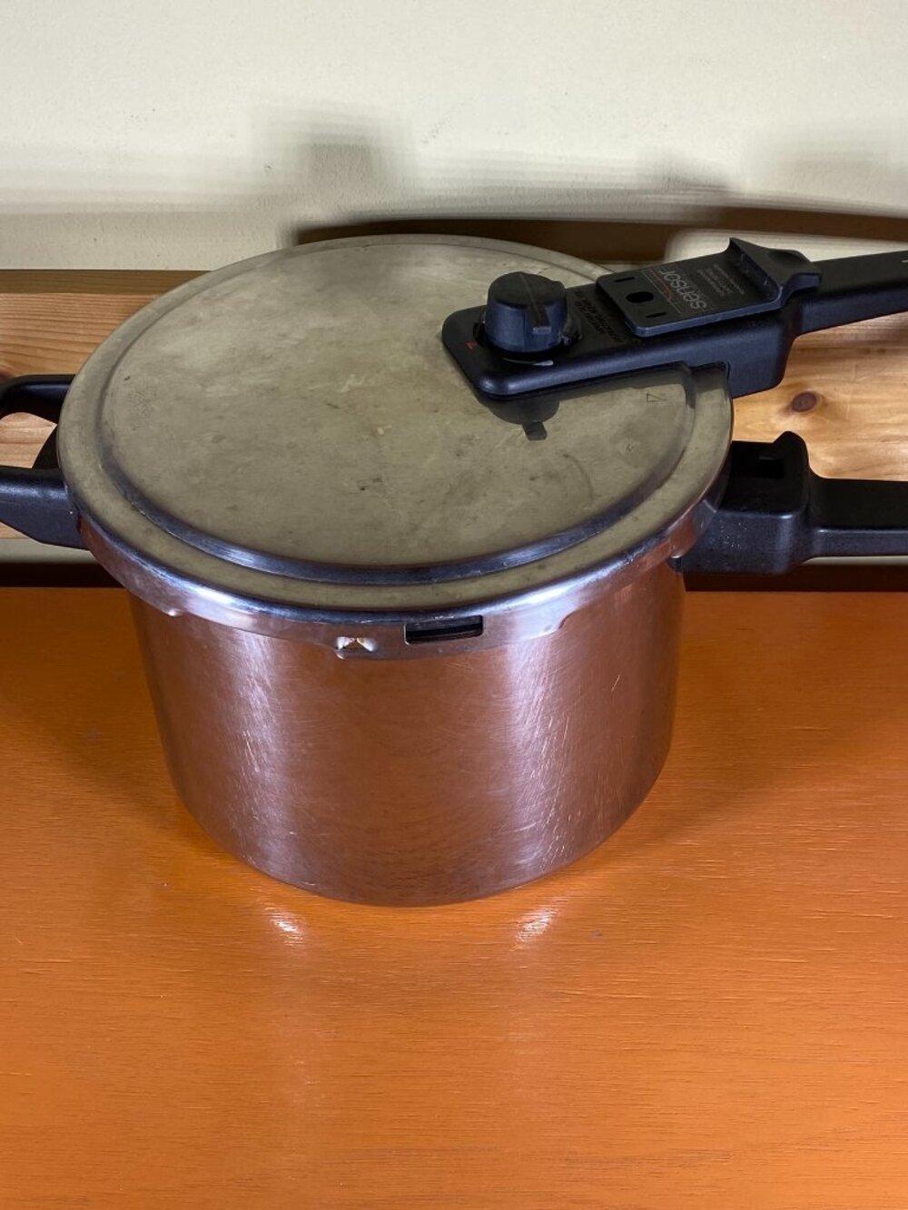 VINTAGE T-FAL SENSOR PRESSURE COOKER 6L MODEL SA SEB 3215
